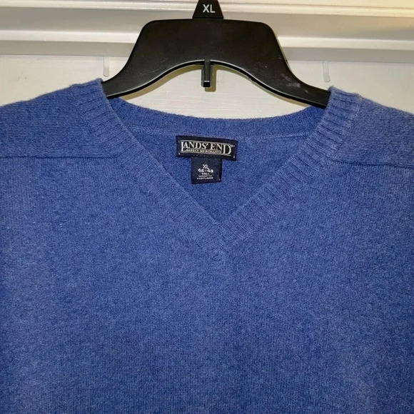 Lands’ End 100% Lambswool Beautiful Sweater - Picture 2 of 6